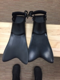 Replacement black fins with boot toes below